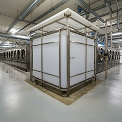 Industrial laundry waste water break tank